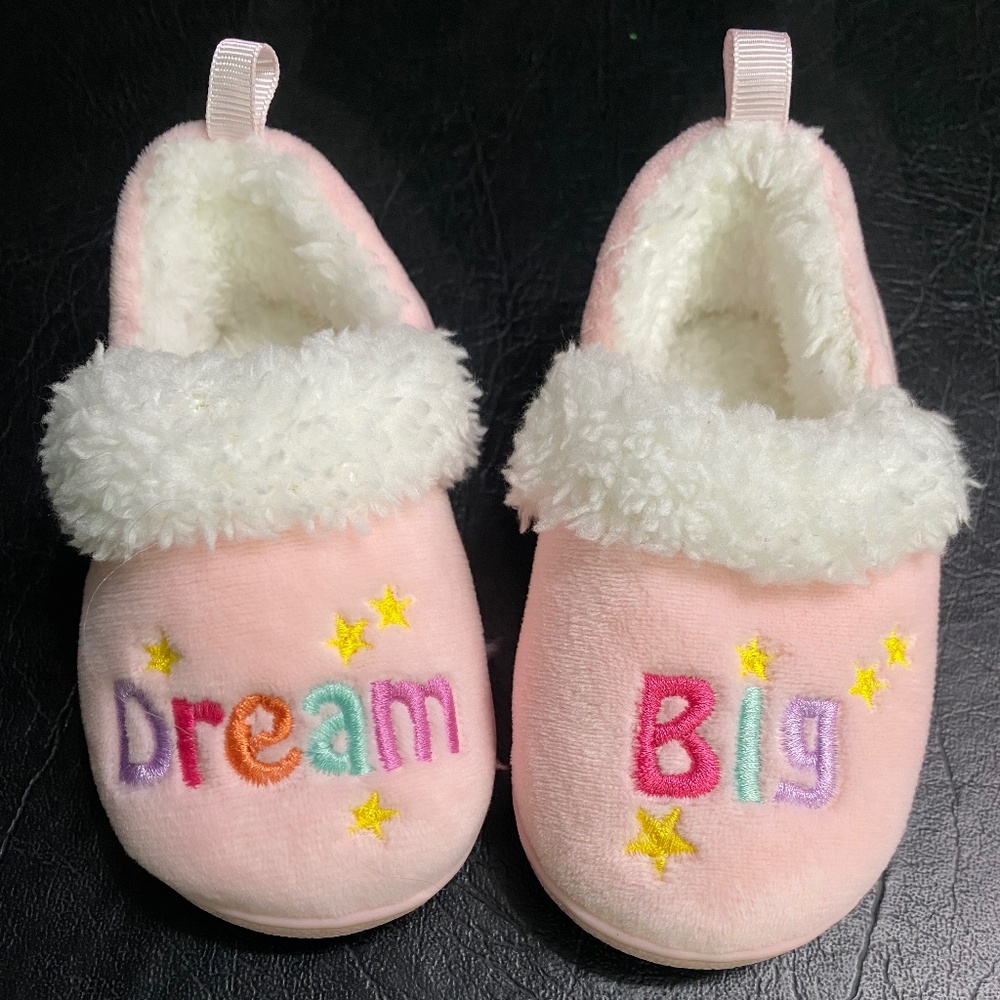 Wonder nation baby girl slippers size 5